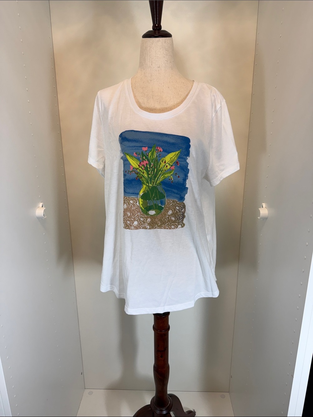 Style & Co. White Short Sleeve Tee with Blue Background and Green Floral Print